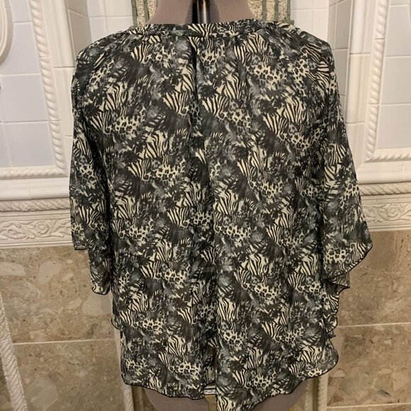 Lilly Lou. Size Small Oversized Modified Cape. Semi Sheer Banded Neck. B71 - Picture 5 of 6